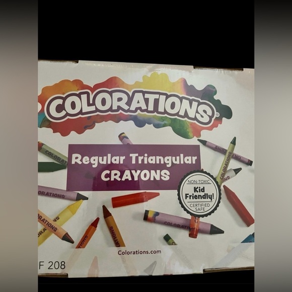 Colorations 208 Regular Triangular Crayons - Picture 3 of 5